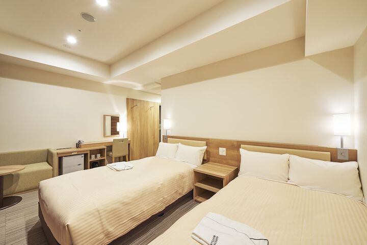 Room 10 of 25