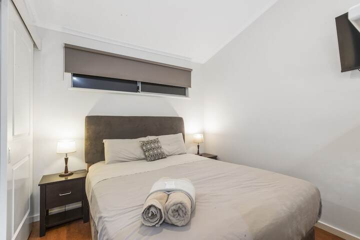 Room 2 of 16