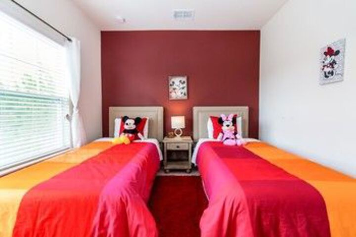 Room 7 of 19