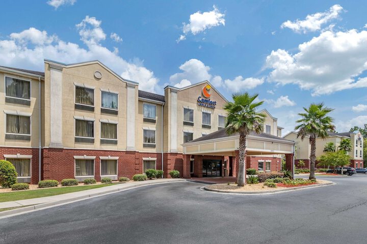 Hotel Entry
