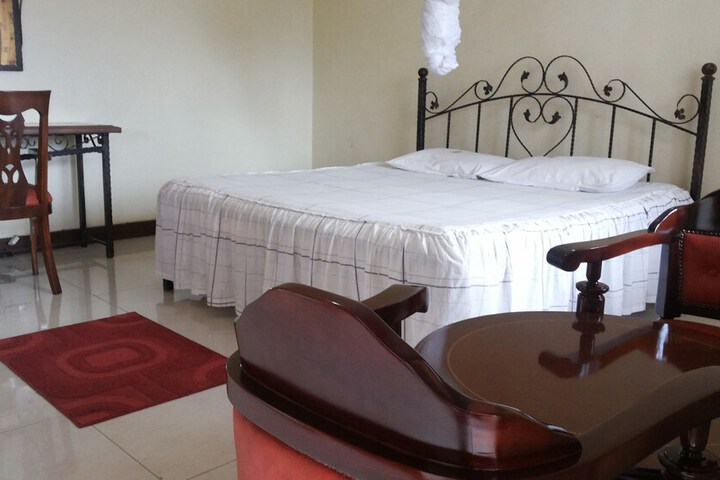 Room 10 of 72