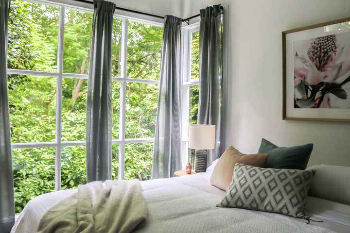 Room 4 of 28