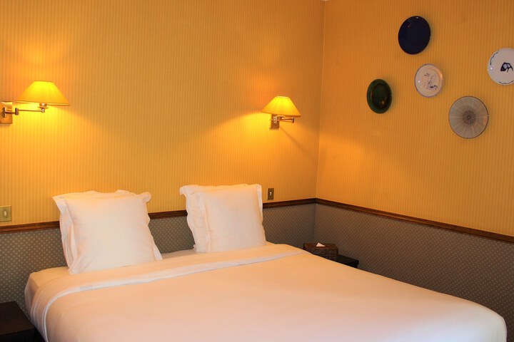 Room 12 of 68