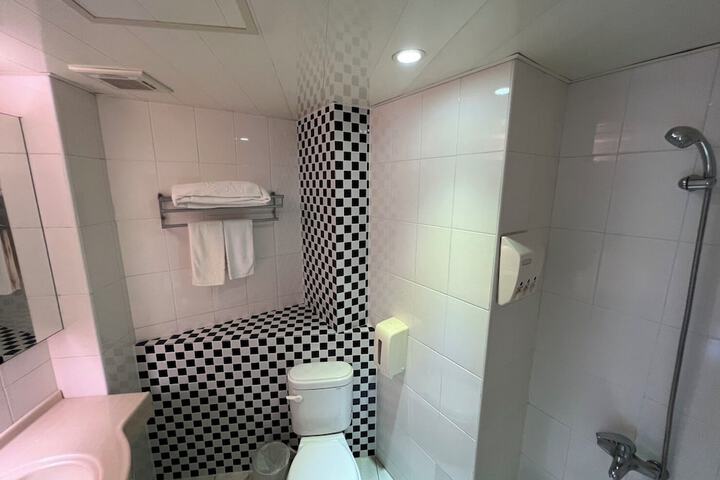 Room 20 of 45
