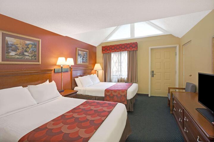 1 King Bed (7 of 11)
