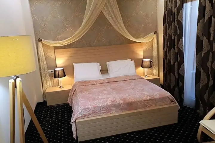 Room 5 of 23