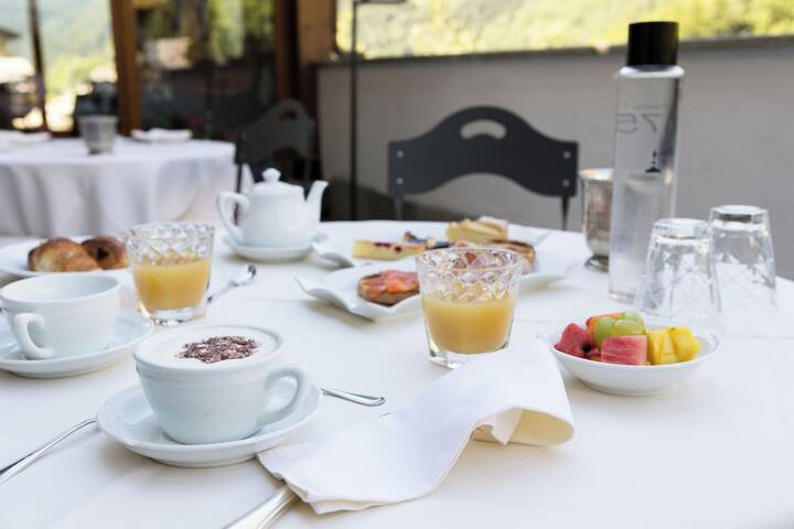 Breakfast/Coffee Service 146 of 172