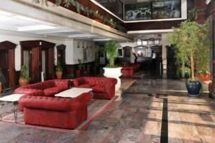 Entrance & Lobby