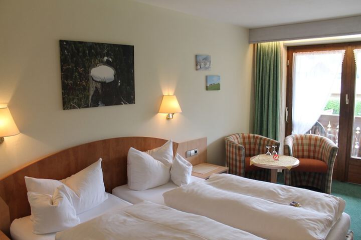 Room 27 of 75