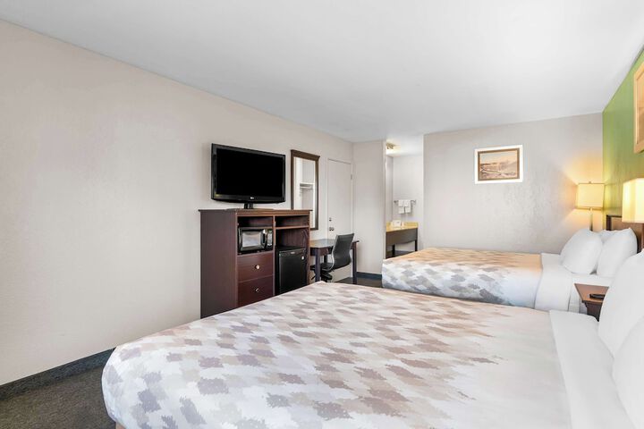 Room 6 of 30