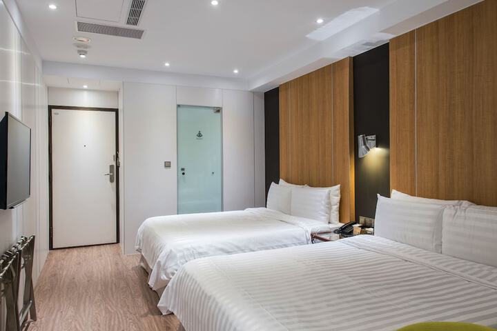 Room 5 of 47