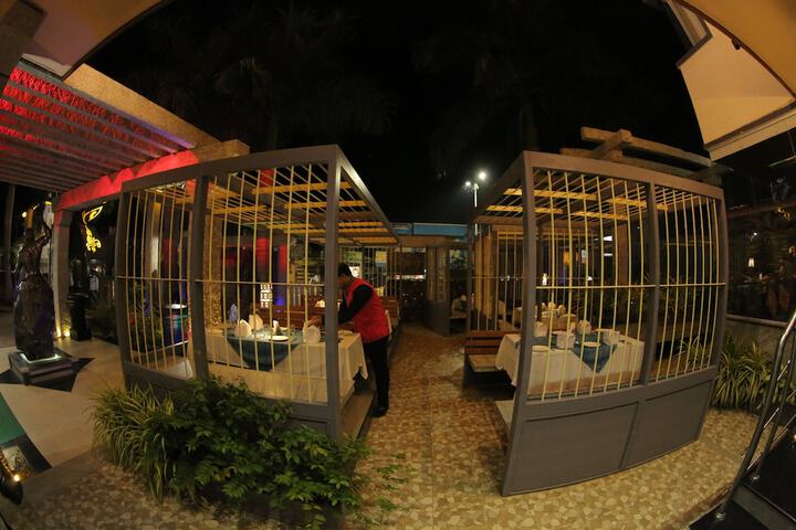 Dining Photos