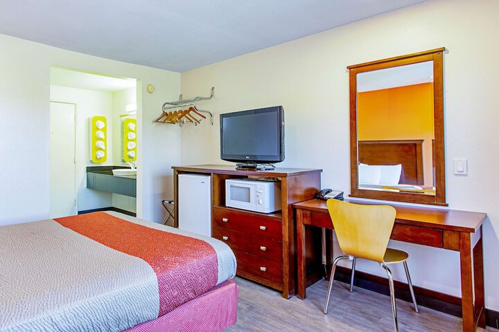 Room 19 of 50
