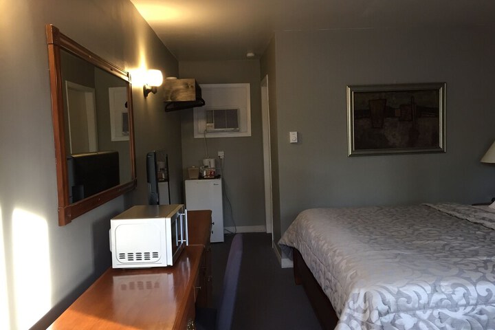 Room 16 of 73