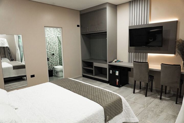 Room 37 of 48