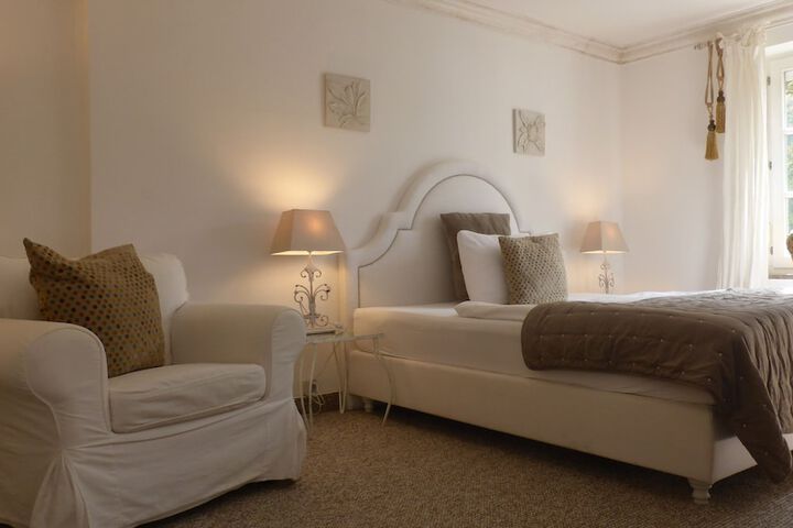Room 10 of 49