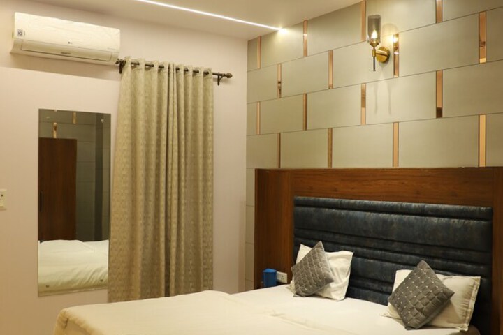 Room 18 of 34