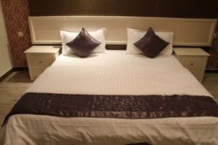 Room 15 of 82