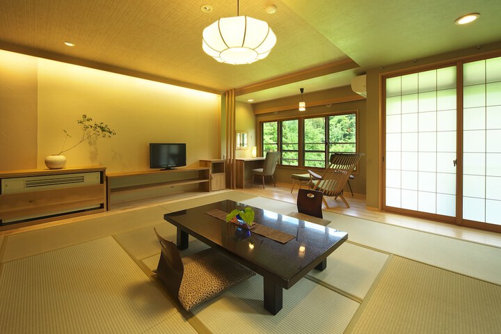 Room 4 of 37