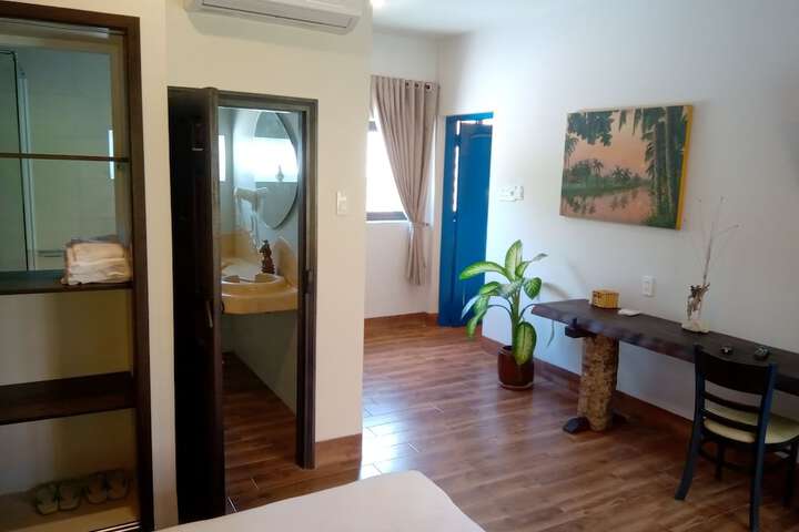 Room 82 of 178