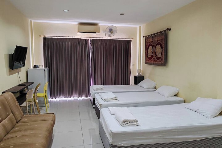 Room 27 of 69