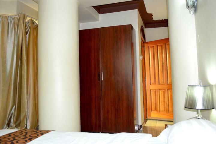Room 29 of 61