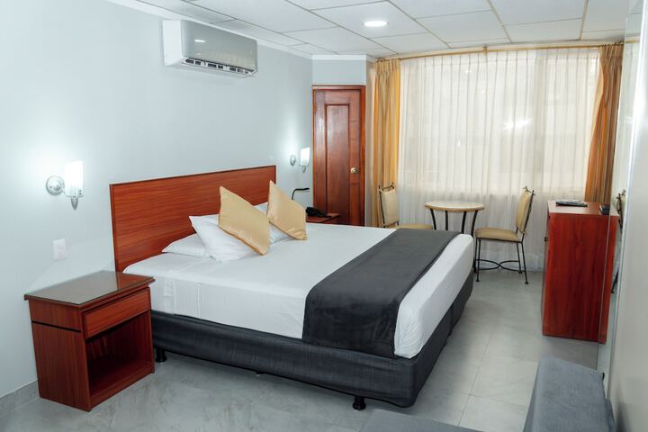 Room 10 of 15