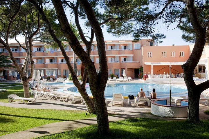 Pools & Facilities