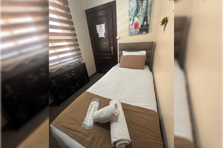 Room 21 of 43