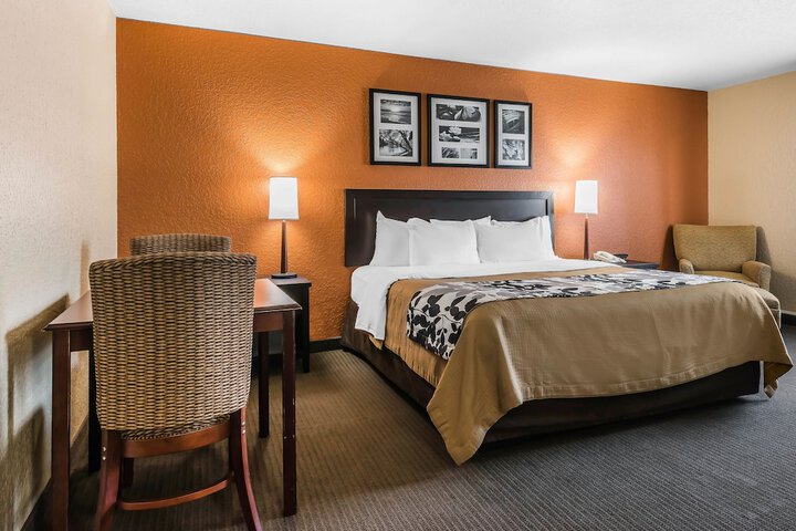 Room 12 of 52