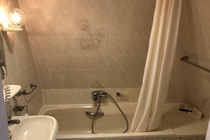 Room 45 of 59