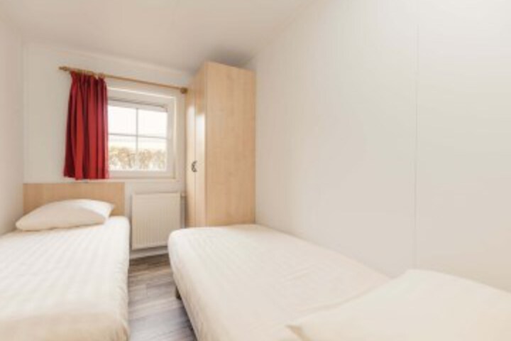 Room 35 of 143