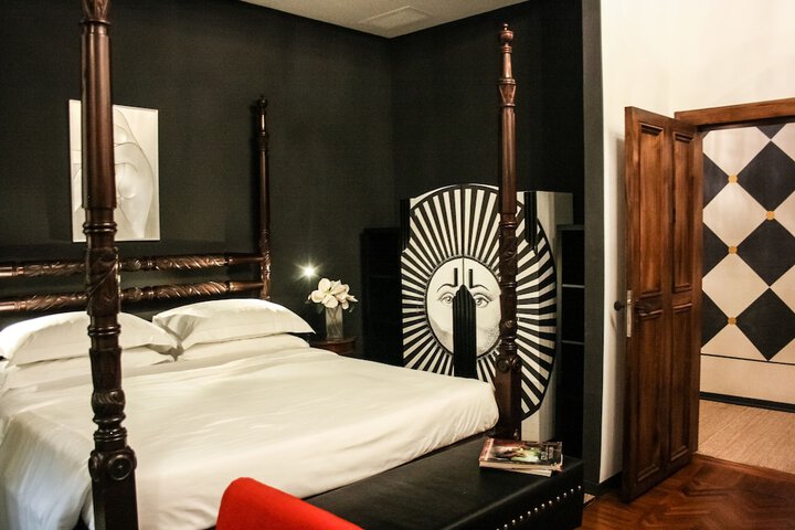 Room 4 of 49