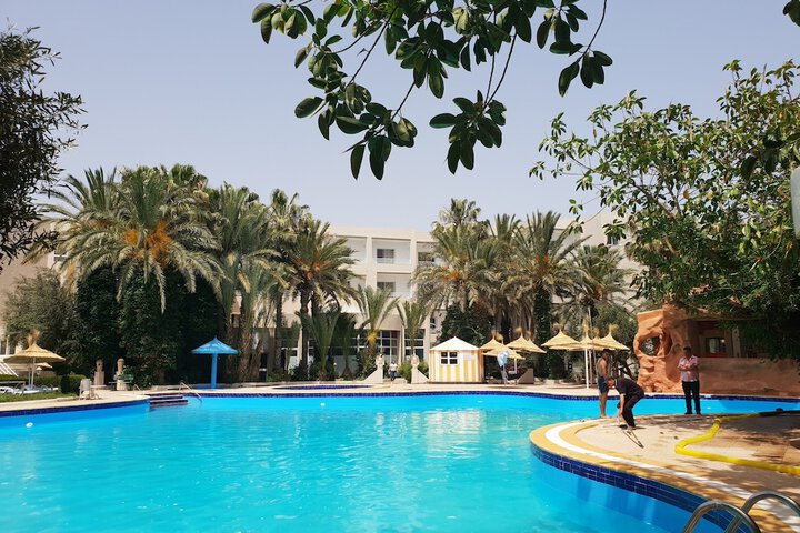 Pool 12 of 26
