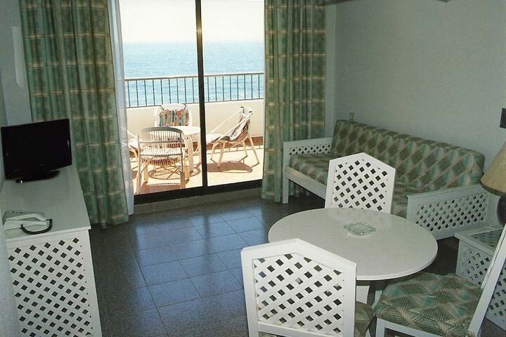 Room 18 of 34