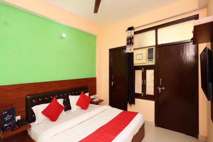 Hotel O Anshu B & B