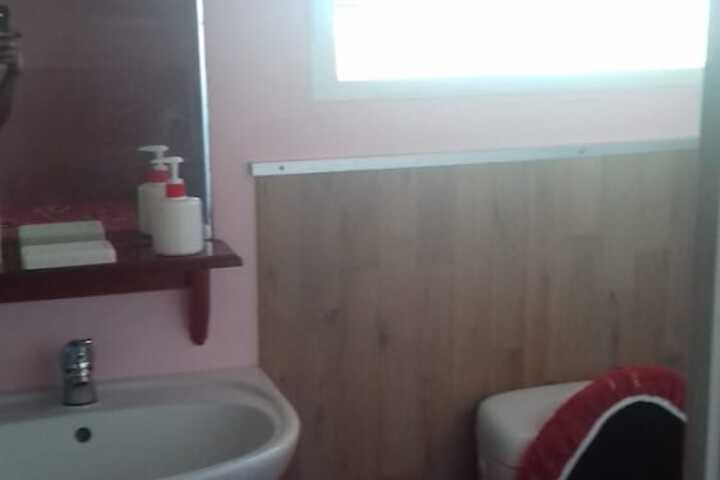 Room 17 of 28