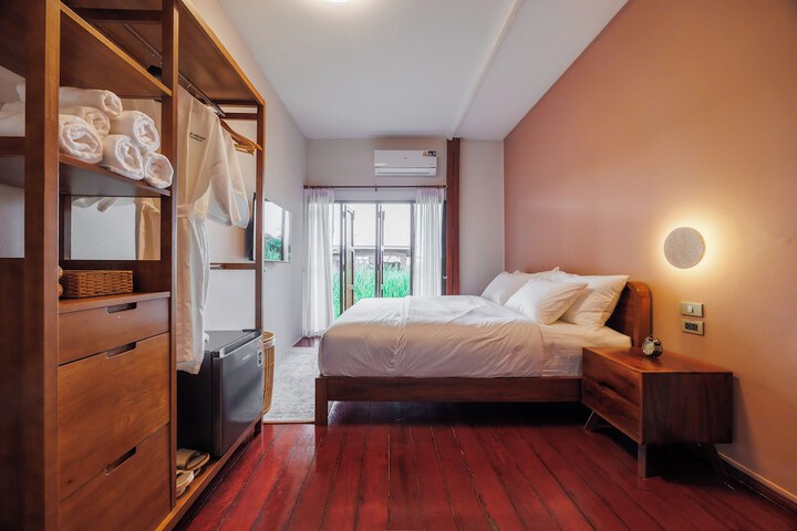 Room 17 of 38