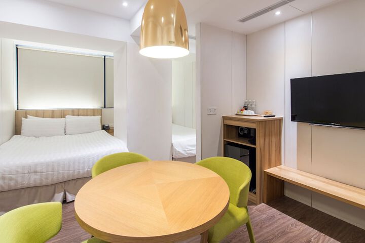 Room 6 of 47