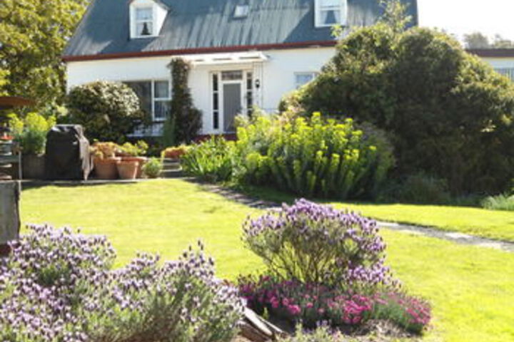 Hotel Exterior 5 of 48