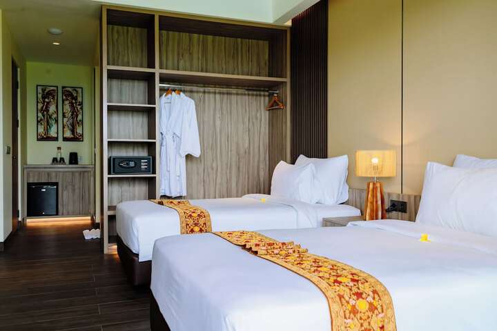 Room 28 of 61