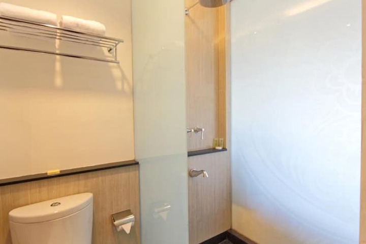 Room 17 of 43