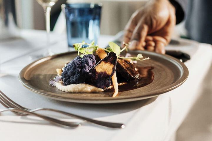 Dining 47 of 64