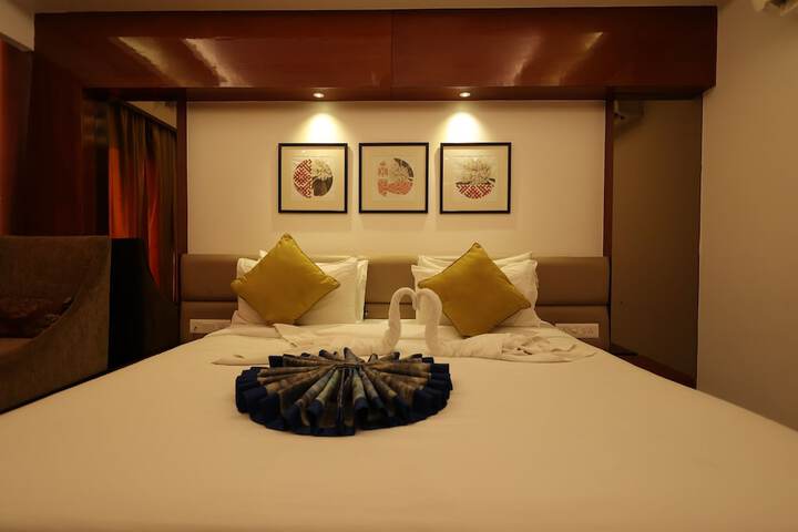 Room 4 of 28