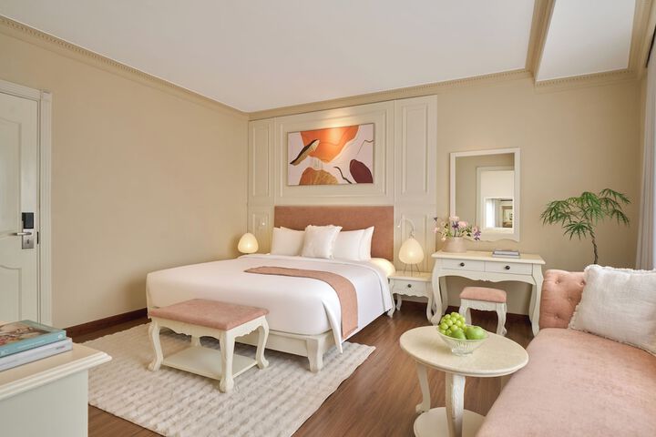 Room 5 of 50