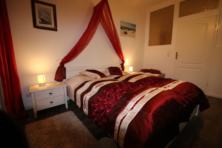 Room 25 of 97