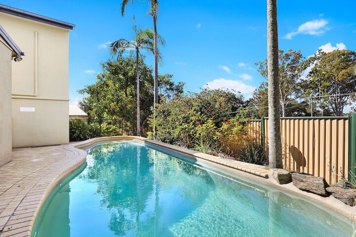 Pool 43 of 52