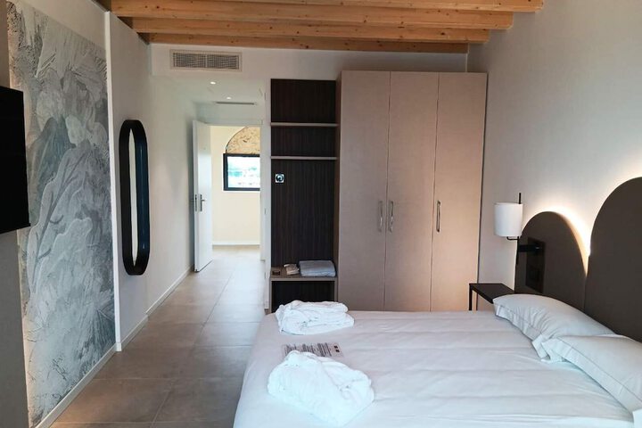 Room 56 of 176