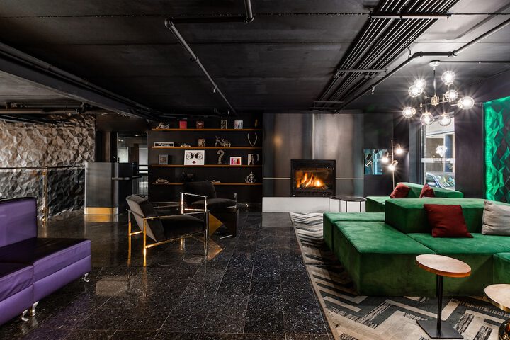 Entrance & Lobby