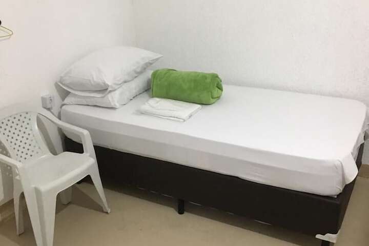 Room 9 of 18